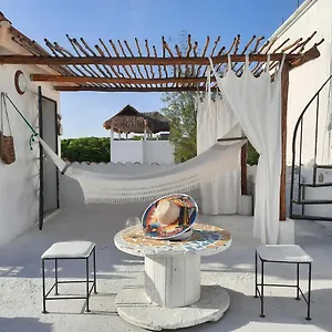 https://habitacion-frente-al-mar-casa-lara.quintano-roohotels.com