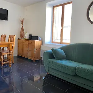 https://appartements-vizille-grenoble-route-napoleon.hotels-rhonealpes.com