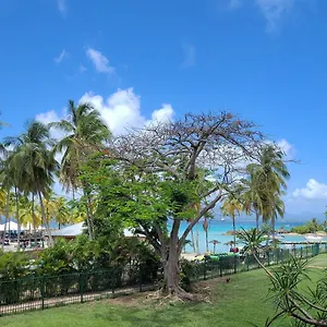 https://appartement-edenoa-vue-mer-plage-piscine.comcaribbean.com
